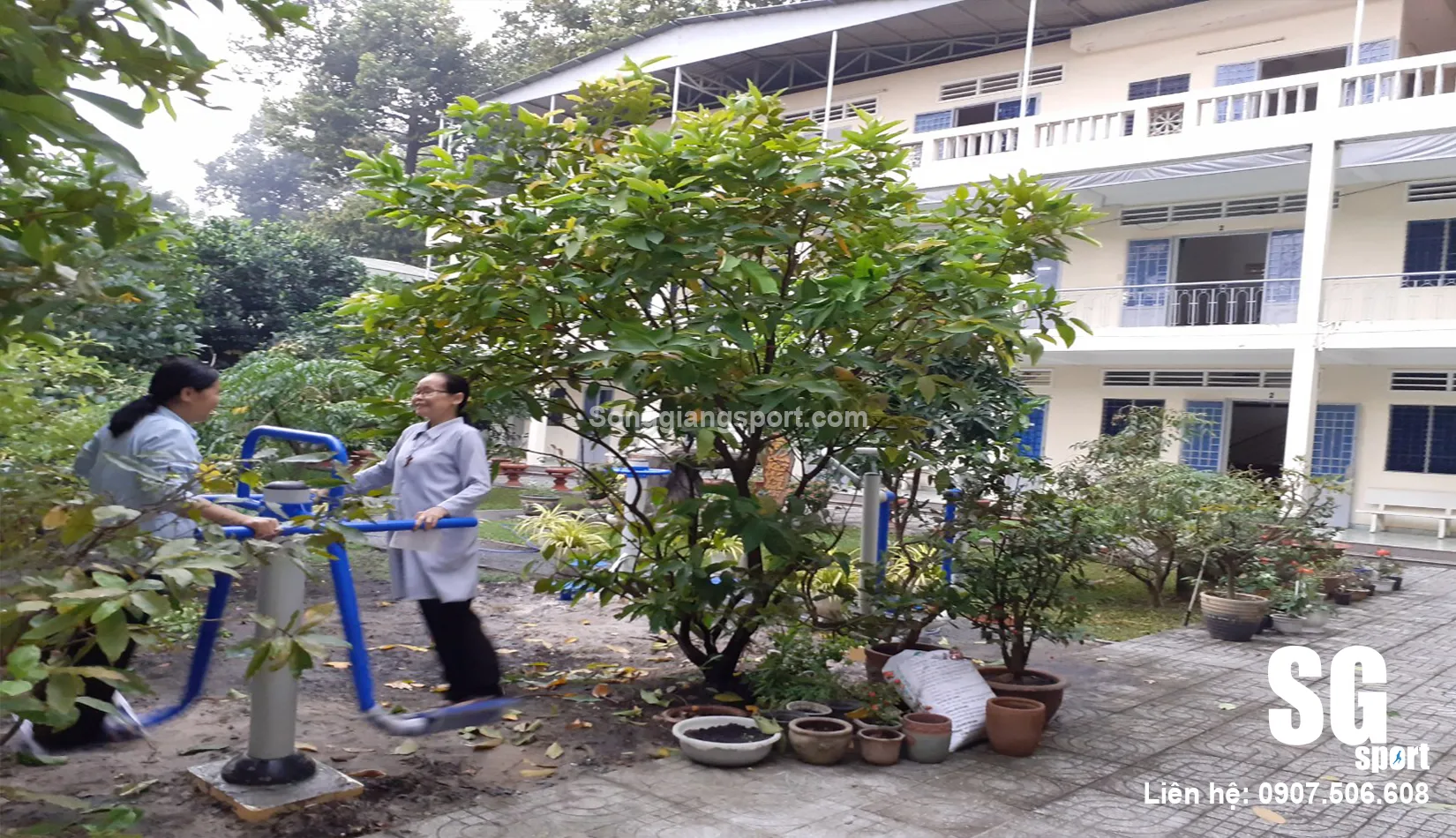 thiết bị thể dục công viên