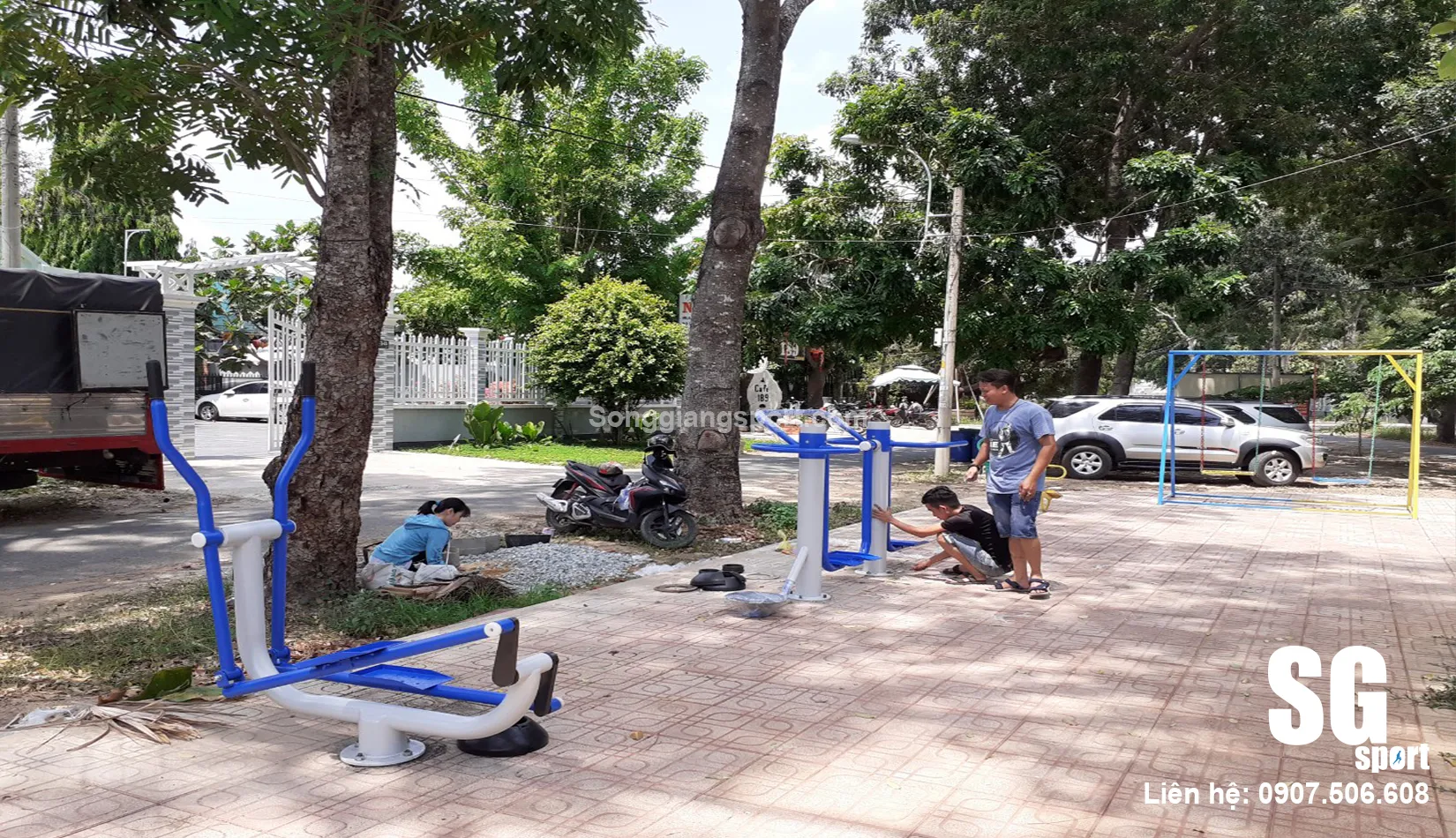 thiết bị thể dục công viên