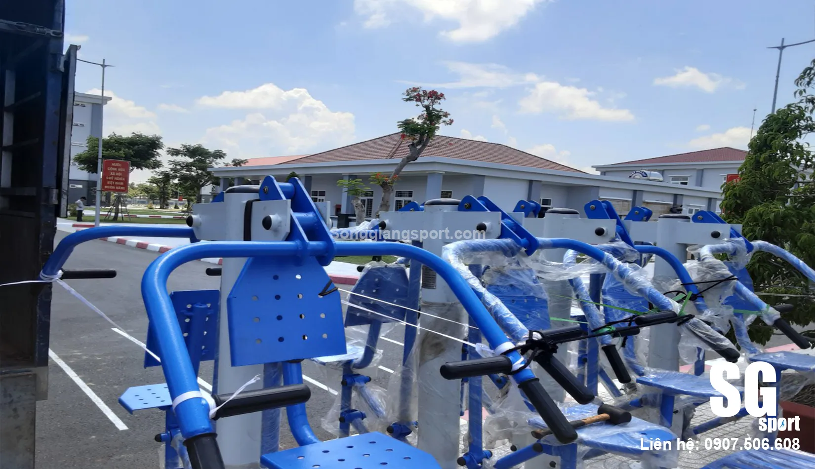 thiết bị thể dục công viên