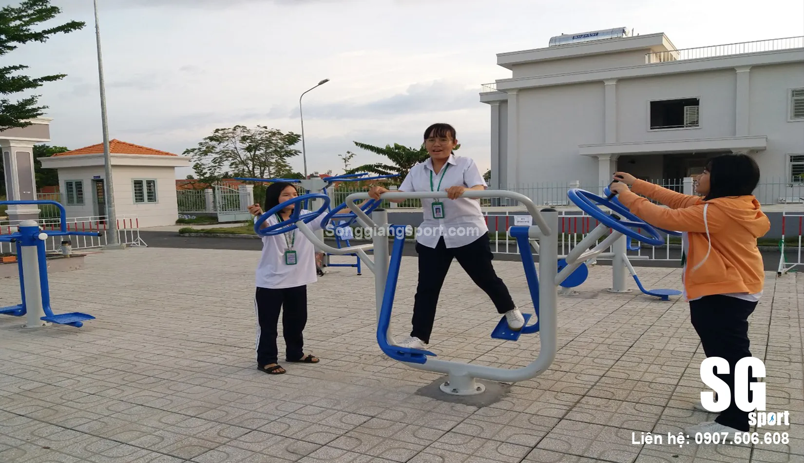 dụng cụ thể thao ngoài trời